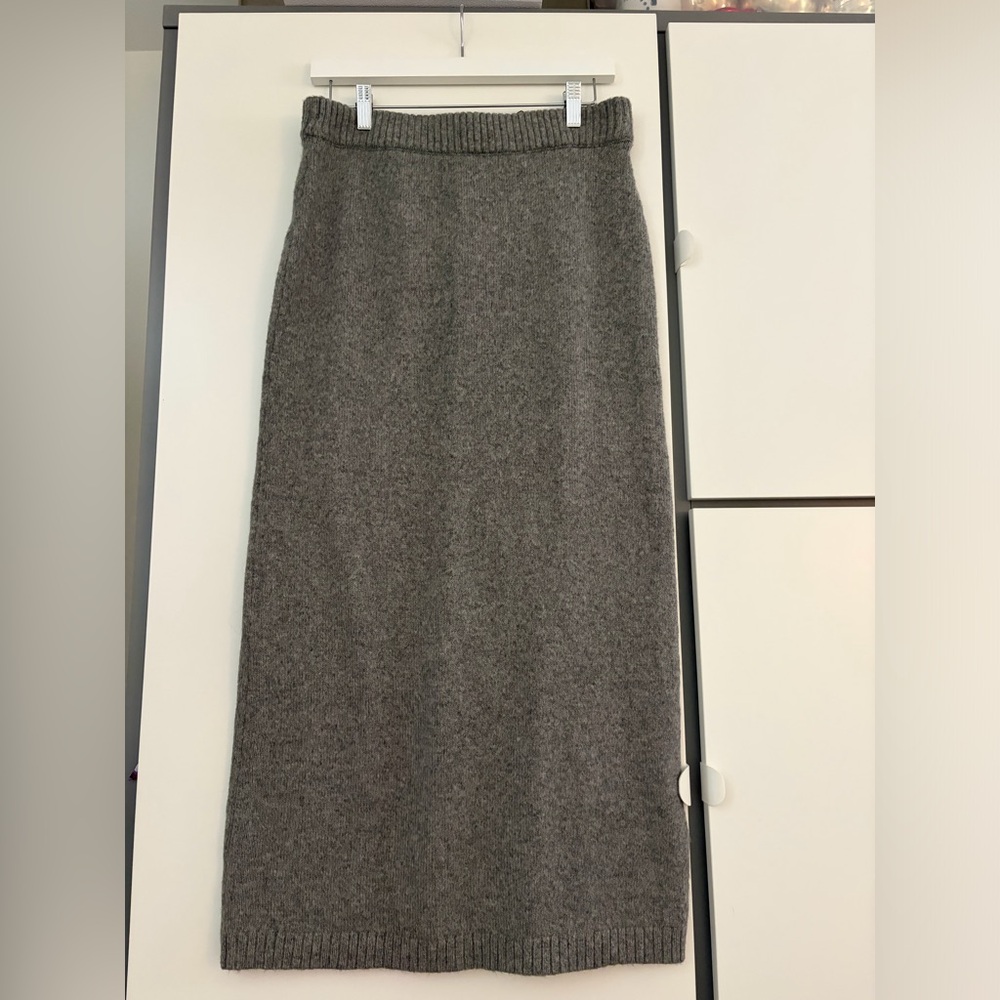H&M Grey Ribbed Waist Knit Maxi Skirt